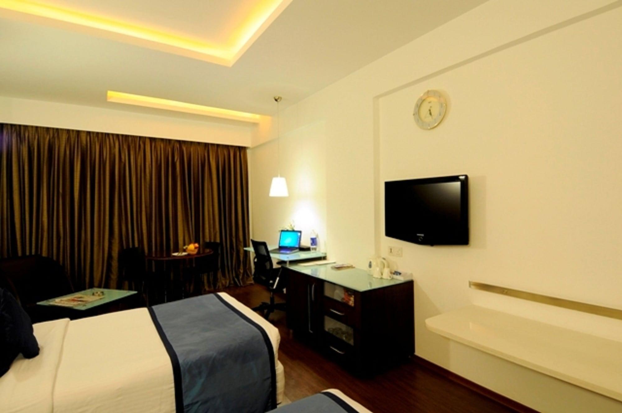โฮเทลเดอะ เซ็นทรัล คอร์ท Hotel ไฮเดอราบัด ภายนอก รูปภาพ