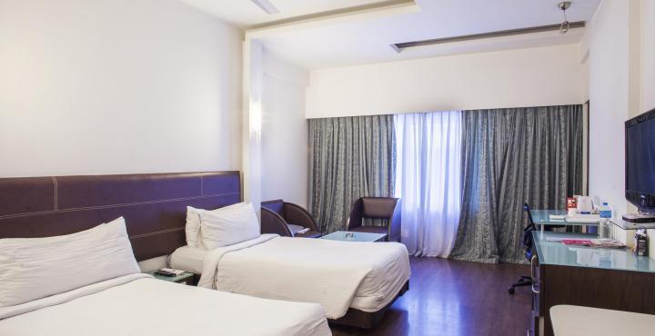 โฮเทลเดอะ เซ็นทรัล คอร์ท Hotel ไฮเดอราบัด ภายนอก รูปภาพ